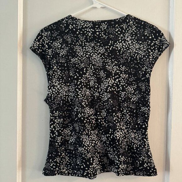 Anne Klein Floral Cropped V-Neck Blouse - Picture 2 of 2